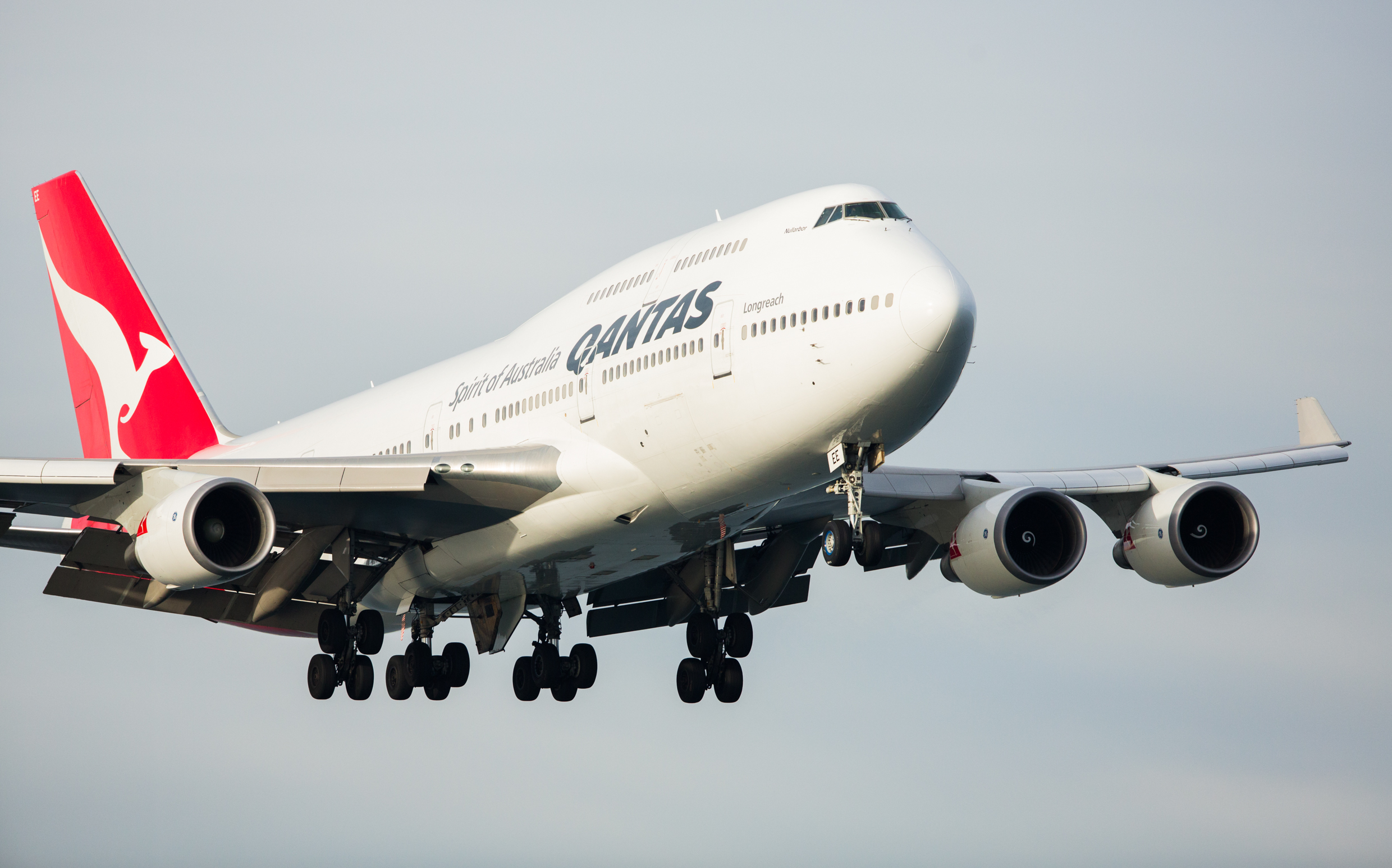 QANTAS B747-400; QANTAS A380; AMERICAN AIRLINES B777-300ER