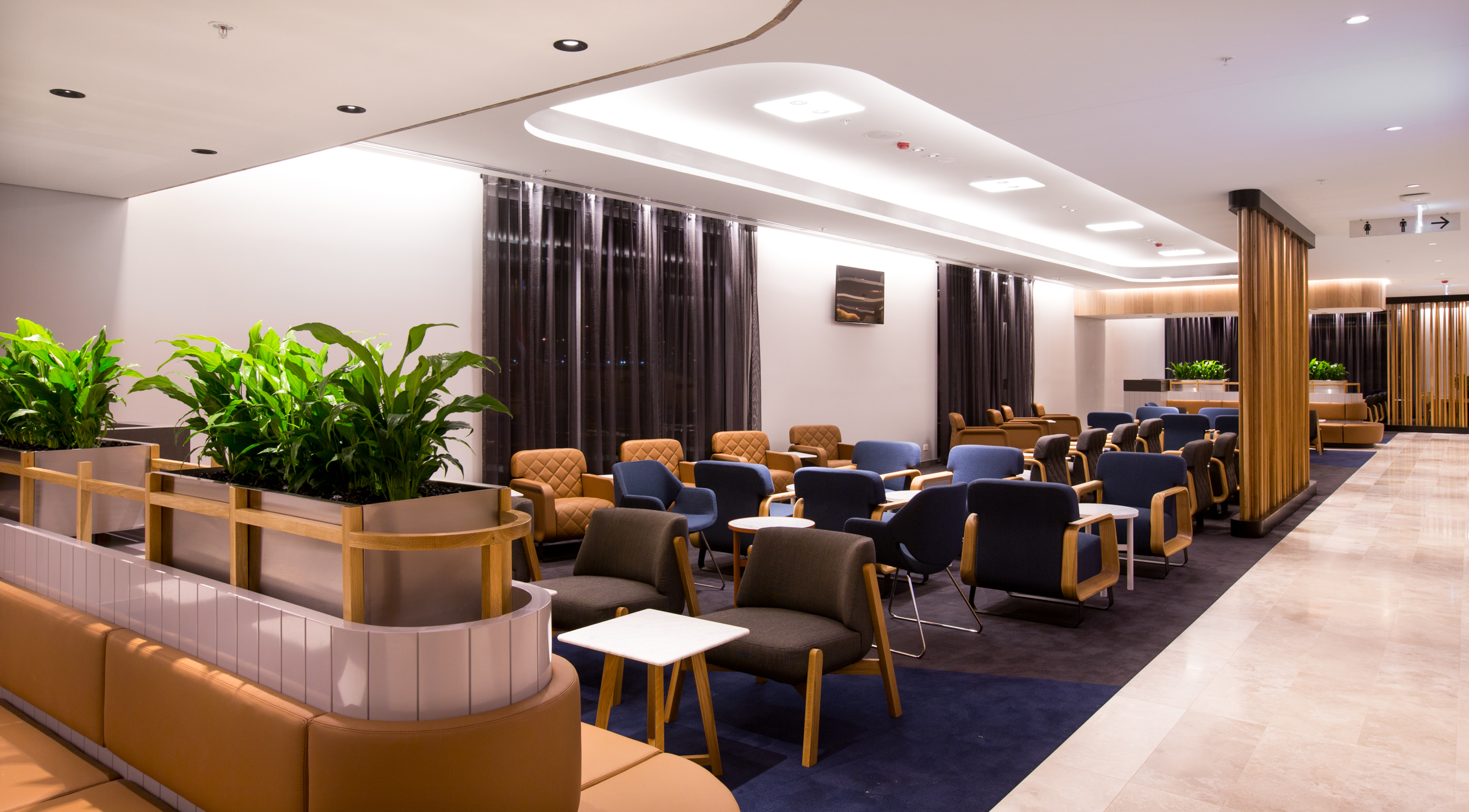 QANTAS PERTH DOMESTIC BUSINESS LOUNGE